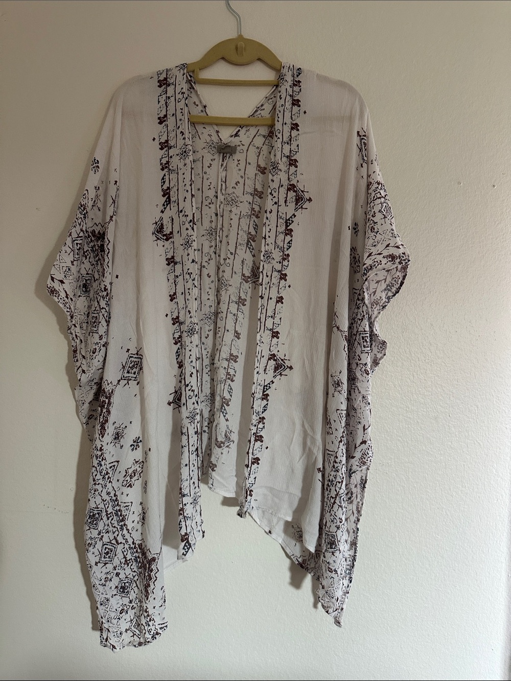 Ecote Kimono with red and Blue Floral Print